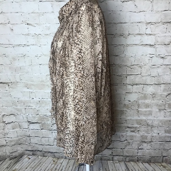 Chico’s sheer leopard print button up - Picture 5 of 8